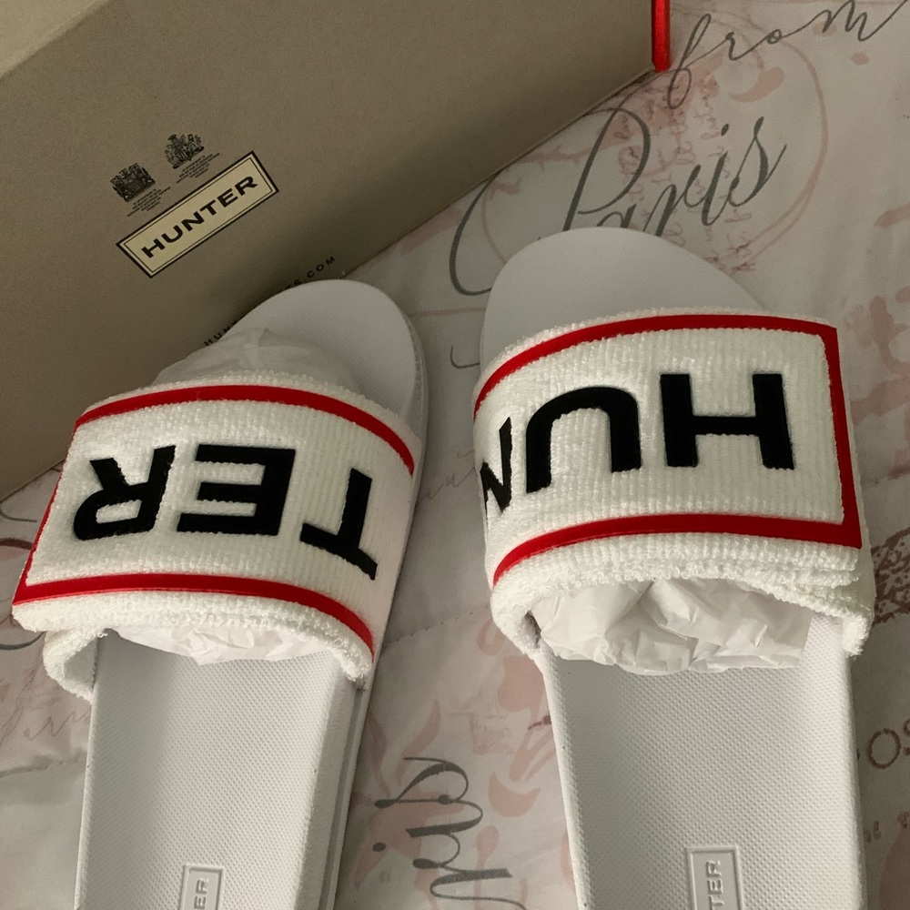 NEW BLACK AND WHITE HUNTER SLIDES